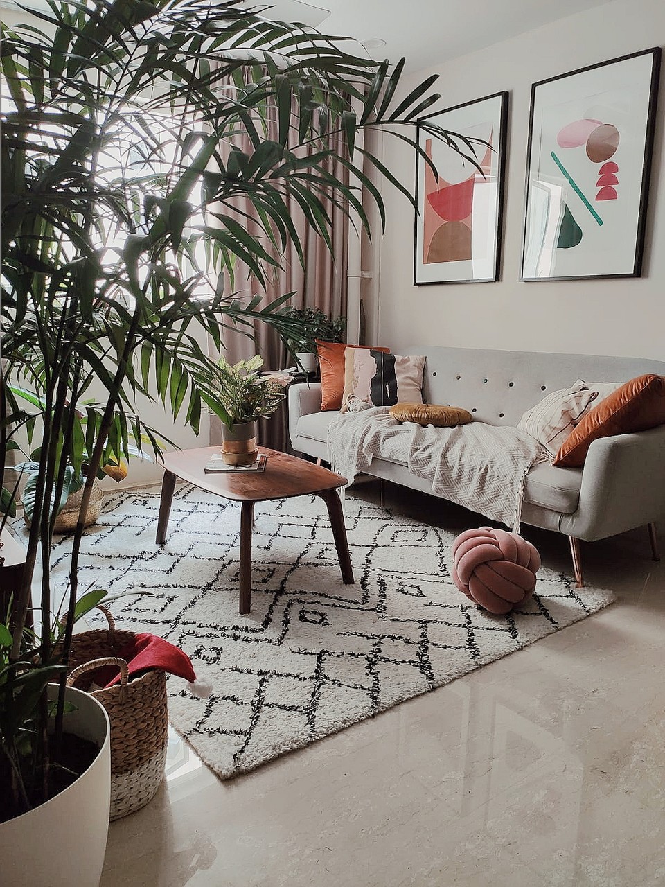 Read more about the article Home Tours: A Modern Bohemian Flat