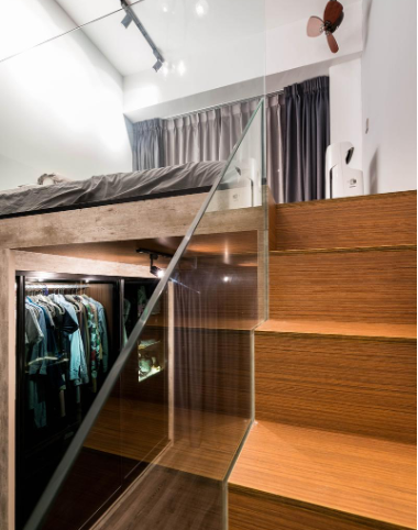 Loft bed with walkin wardrobe