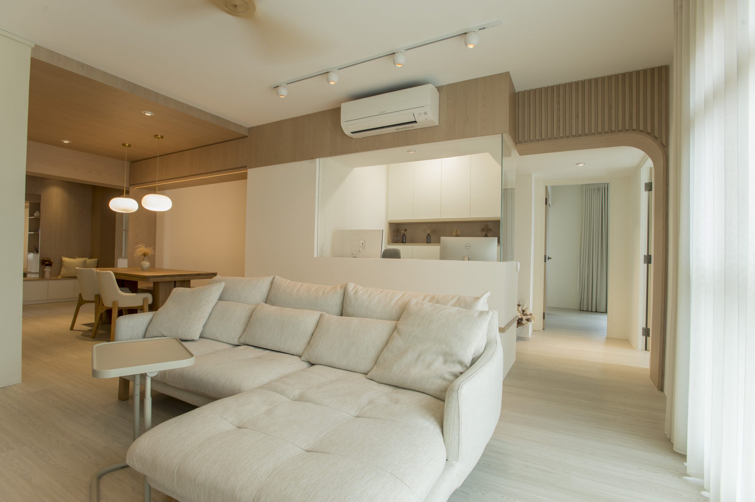 Read more about the article Home Tours: Wood Vibes Only