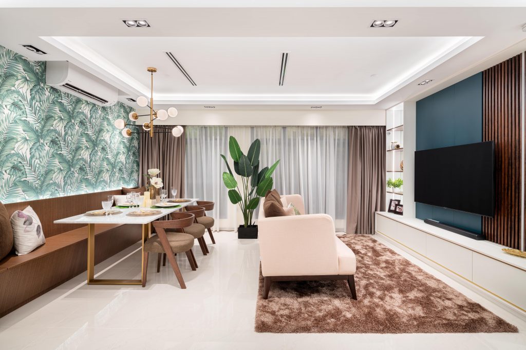 5-room flat with combined living and dining space